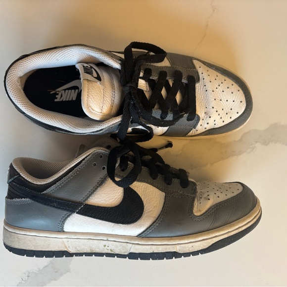 grey nike dunks - Picture 3 of 4